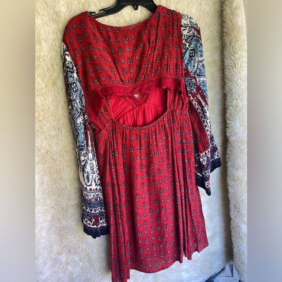 Patrons of Peace Tunic 💕 - Picture 3 of 3